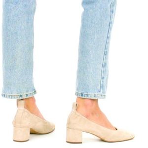 Everlane size 6.5/7 beige suede heels